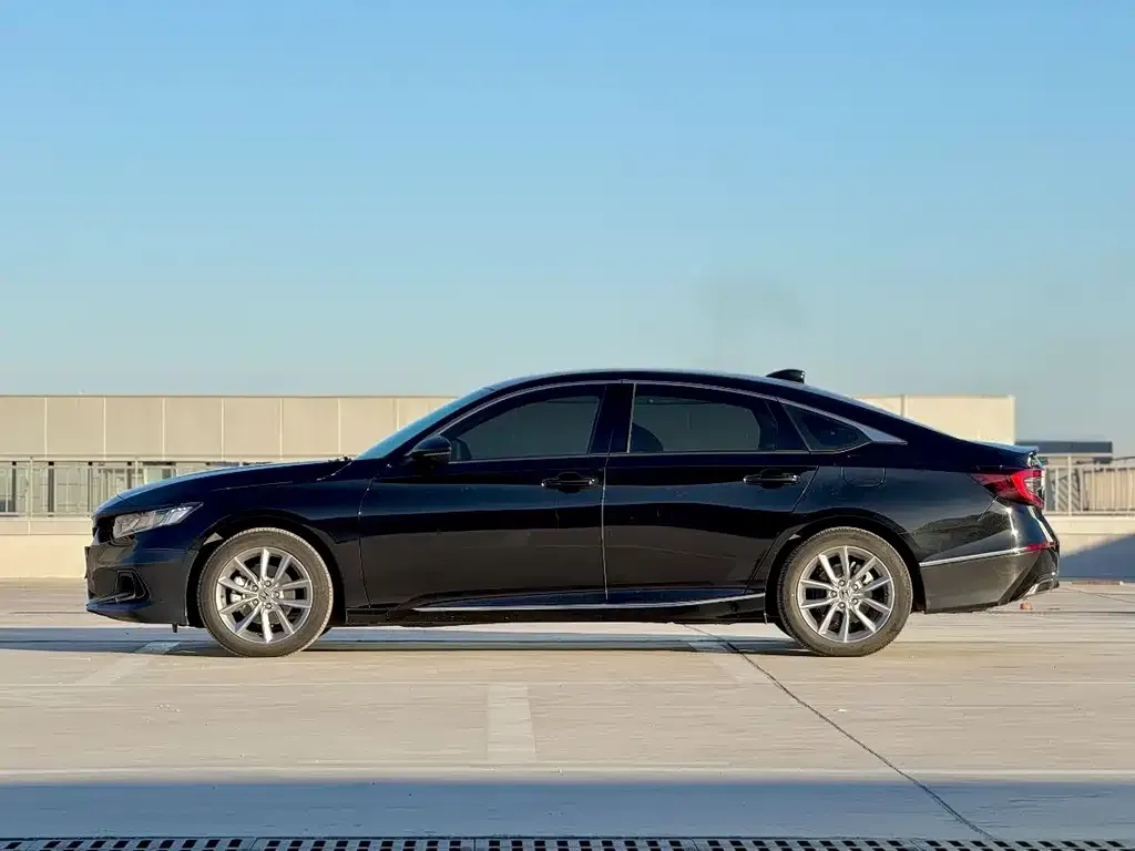 Honda Accord — фото 6