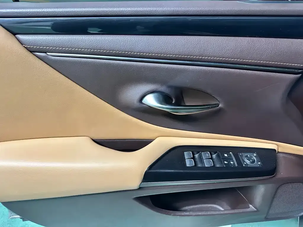 Lexus ES — фото 4
