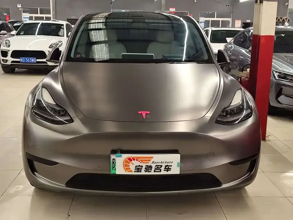 Tesla Model Y — фото 10