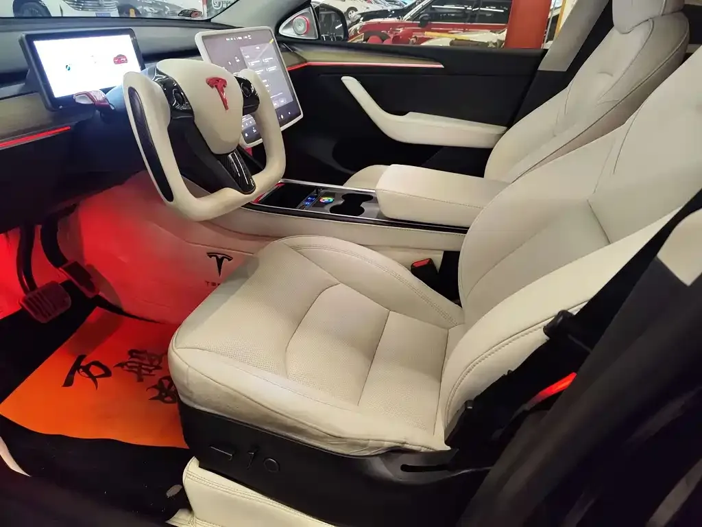 Tesla Model Y — фото 2