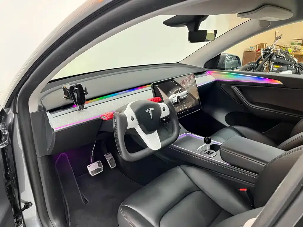 Tesla Model Y — фото 4