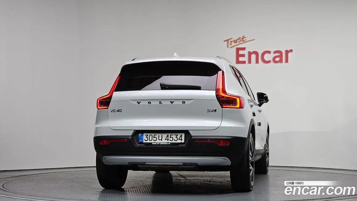 Volvo XC40 — фото 2