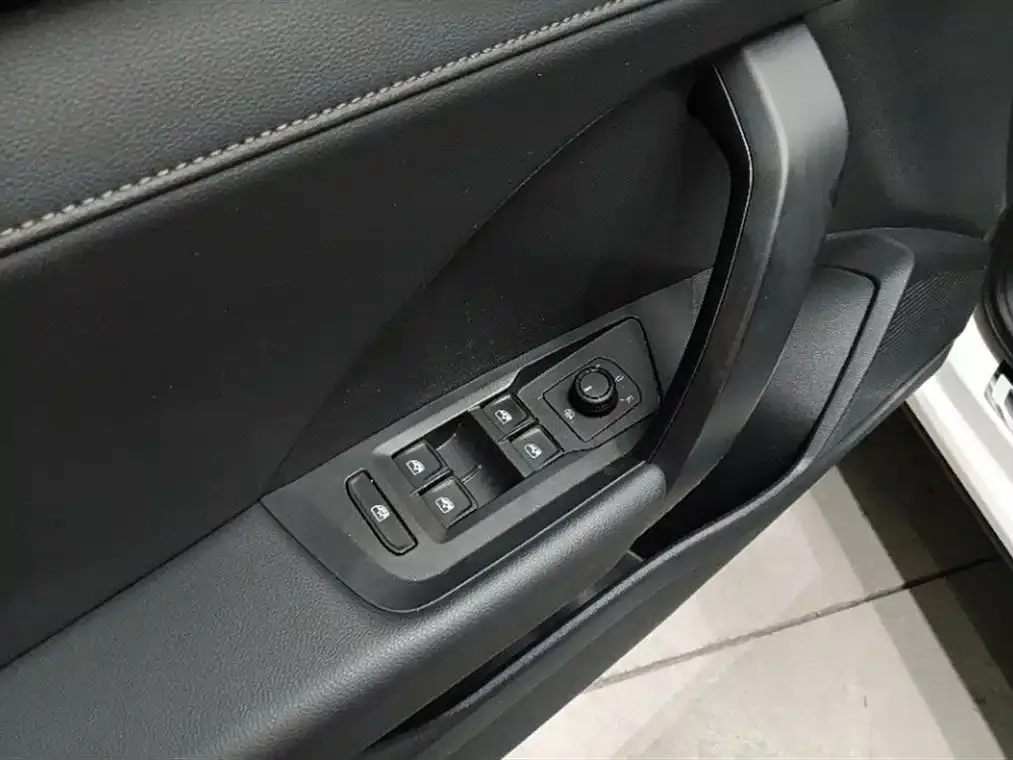 Volkswagen Tharu 2023 из CN, фото 4
