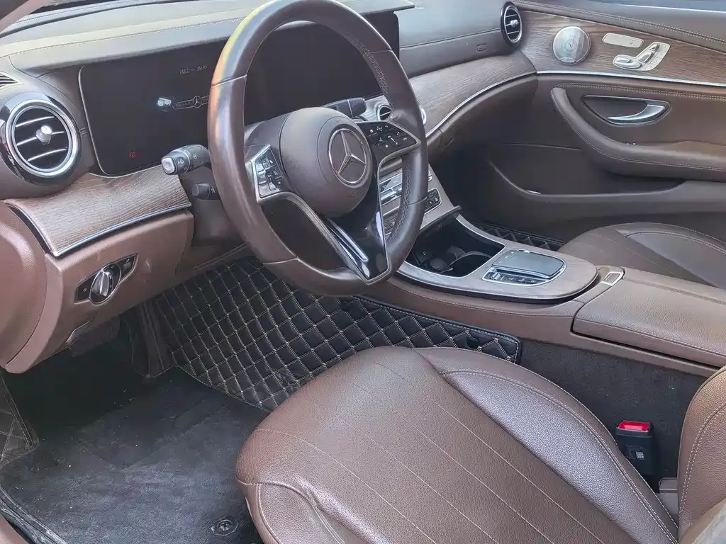 Mercedes-Benz E-Class 2023 из CN, фото 2