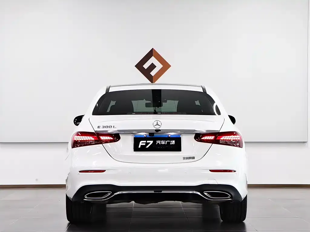 Mercedes-Benz E-Class — фото 5