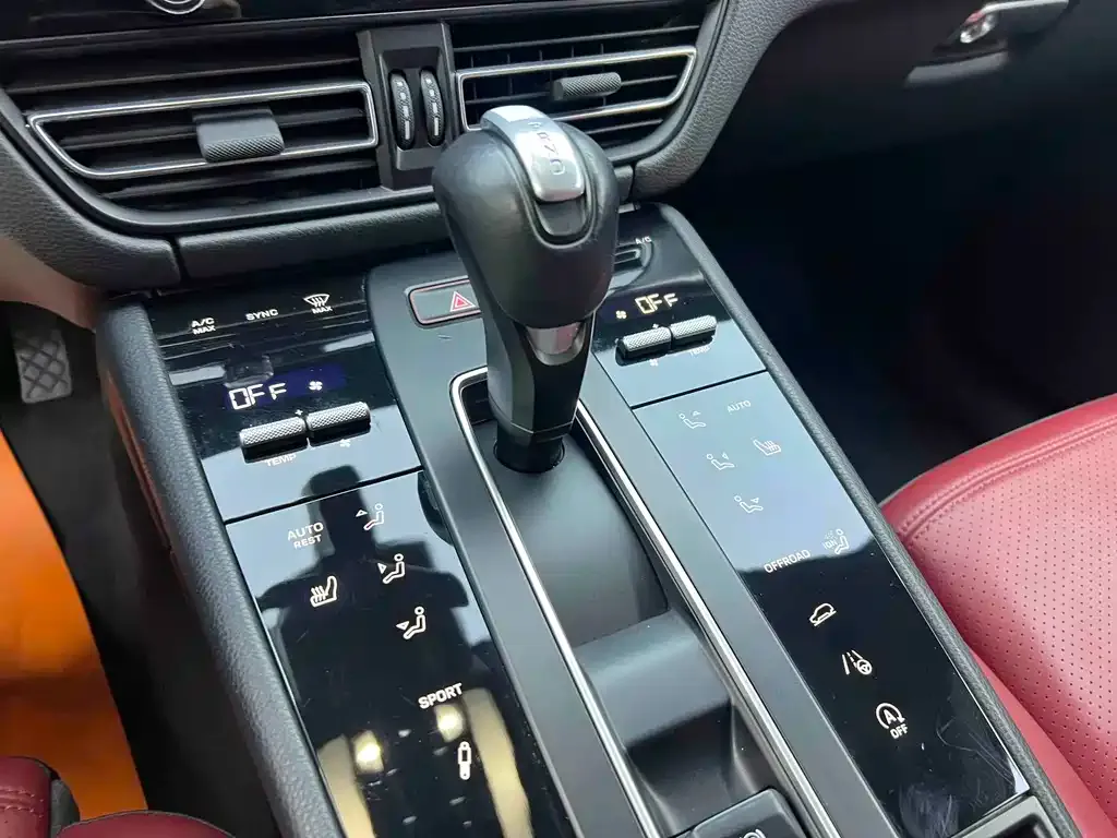 Porsche Macan 2023 из CN, фото 5