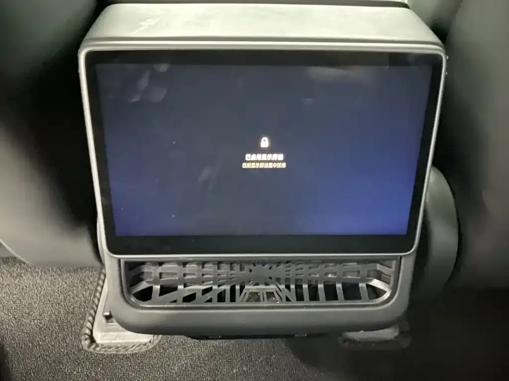 Tesla Model 3 — фото 4