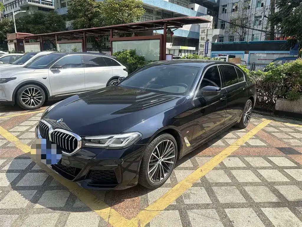 BMW 5 Series — фото 1