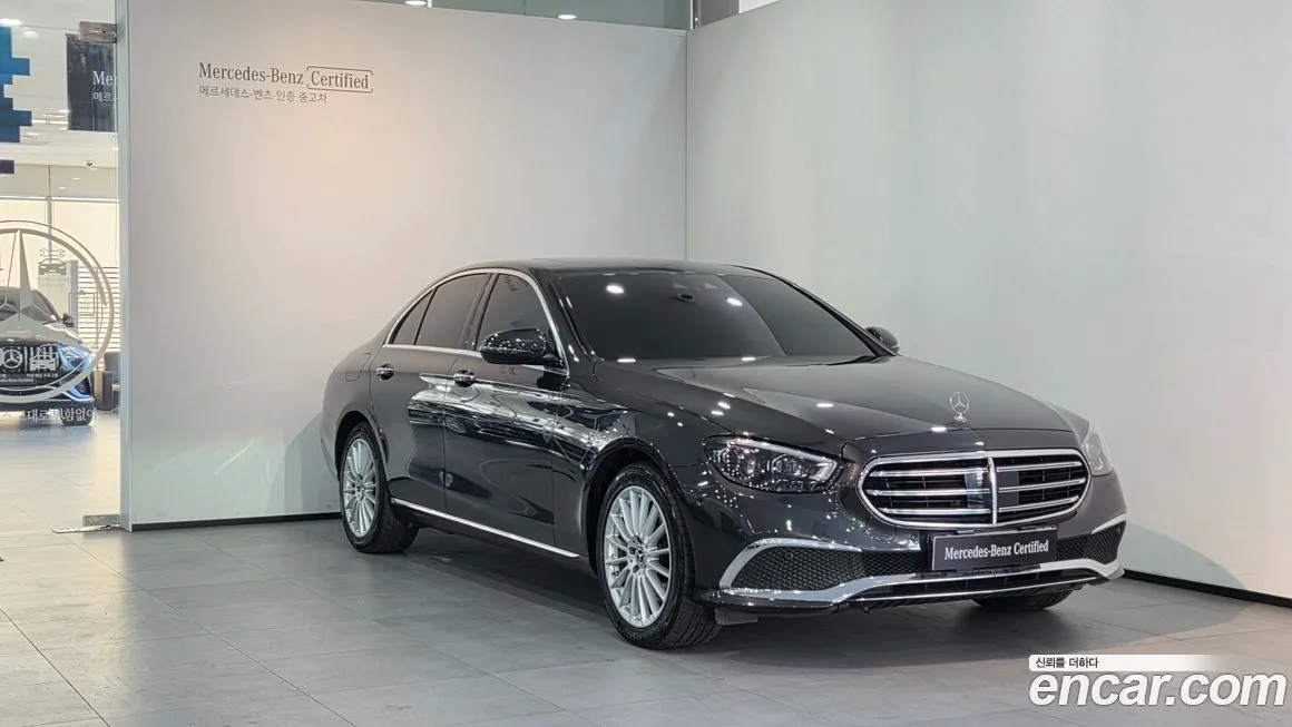 Mercedes-Benz E-Class — фото 1