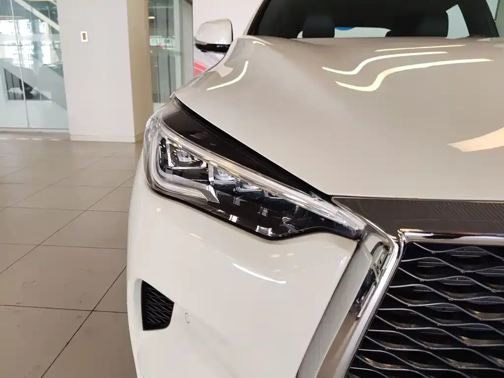 Infiniti QX50 2022 из CN, фото 2