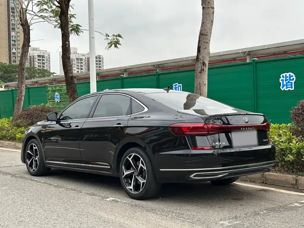 Volkswagen Passat — фото 6