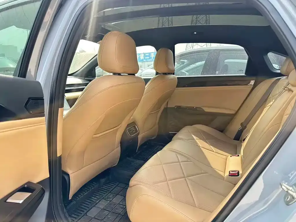 Geely Galaxy L6 — фото 3