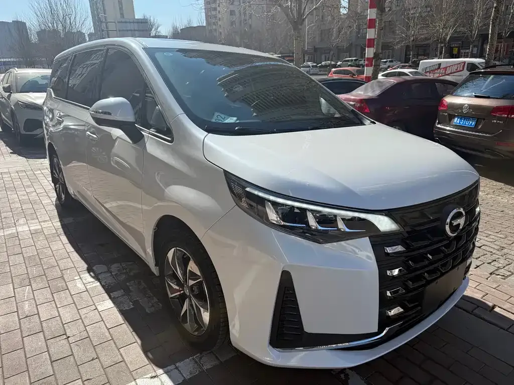 GAC Motor Trumpchi M6 — фото 8