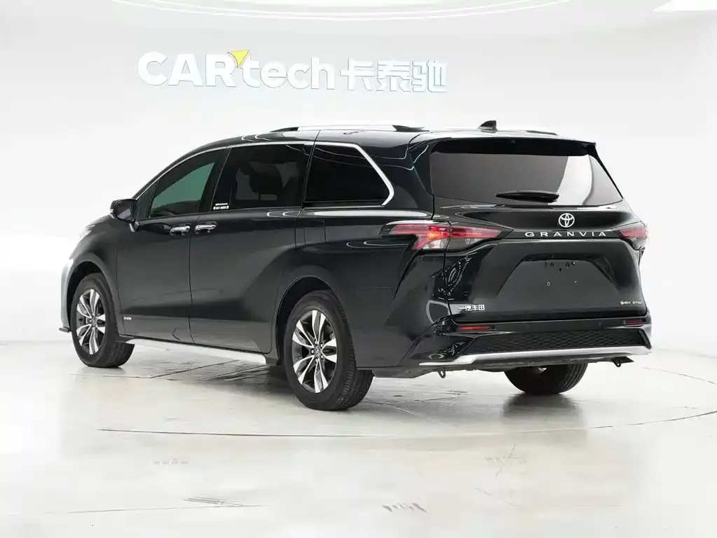 Toyota Granvia 2025 из CN, фото 3