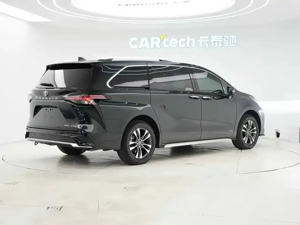 Toyota Granvia 2025 из CN, фото 7