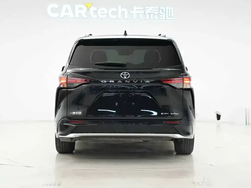 Toyota Granvia 2025 из CN, фото 4