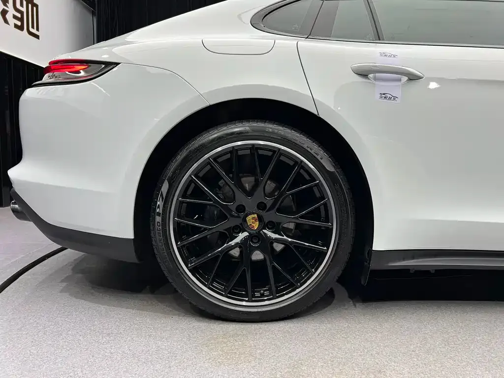 Porsche Panamera — фото 10