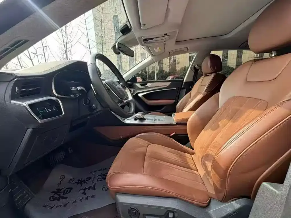 Audi A7L 2024 из CN, фото 9