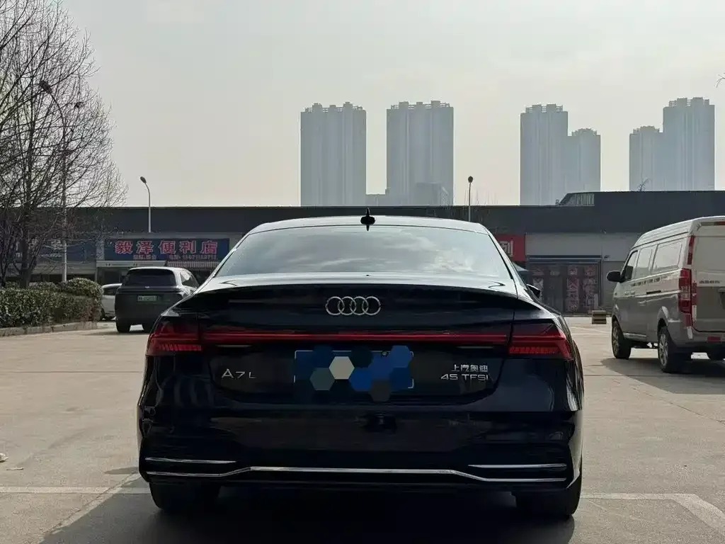 Audi A7L 2024 из CN, фото 5