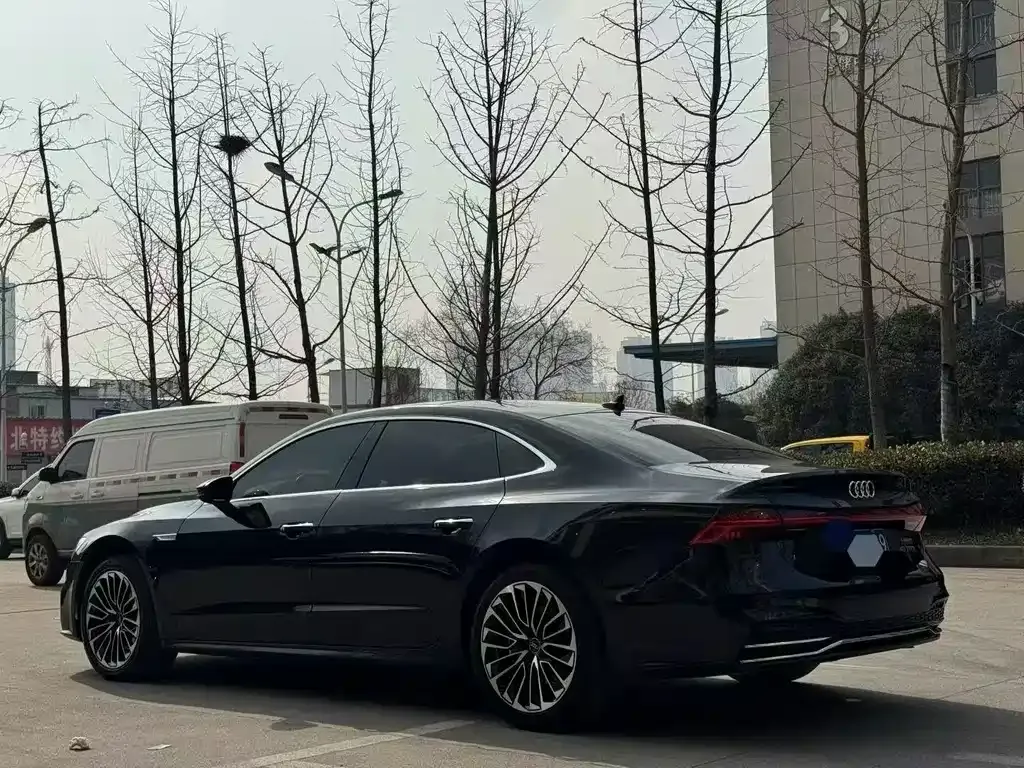 Audi A7L 2024 из CN, фото 7