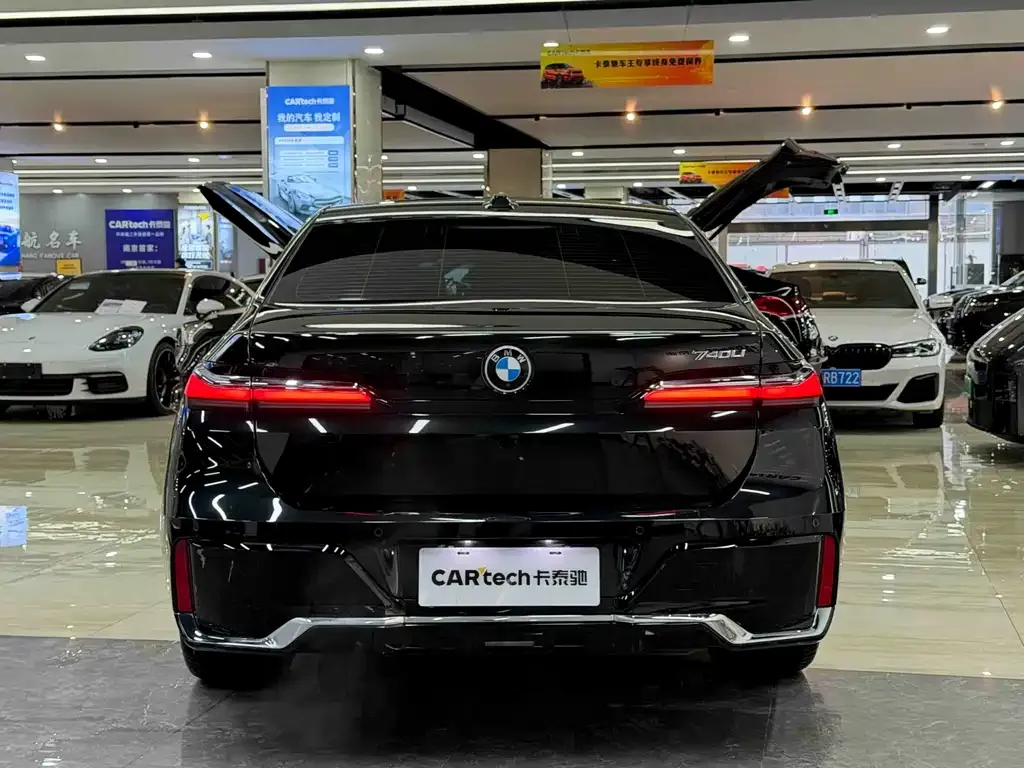 BMW 7 Series — фото 2