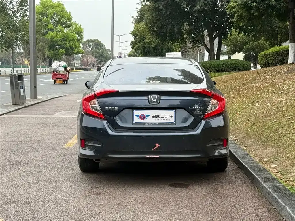 Honda Civic — фото 8