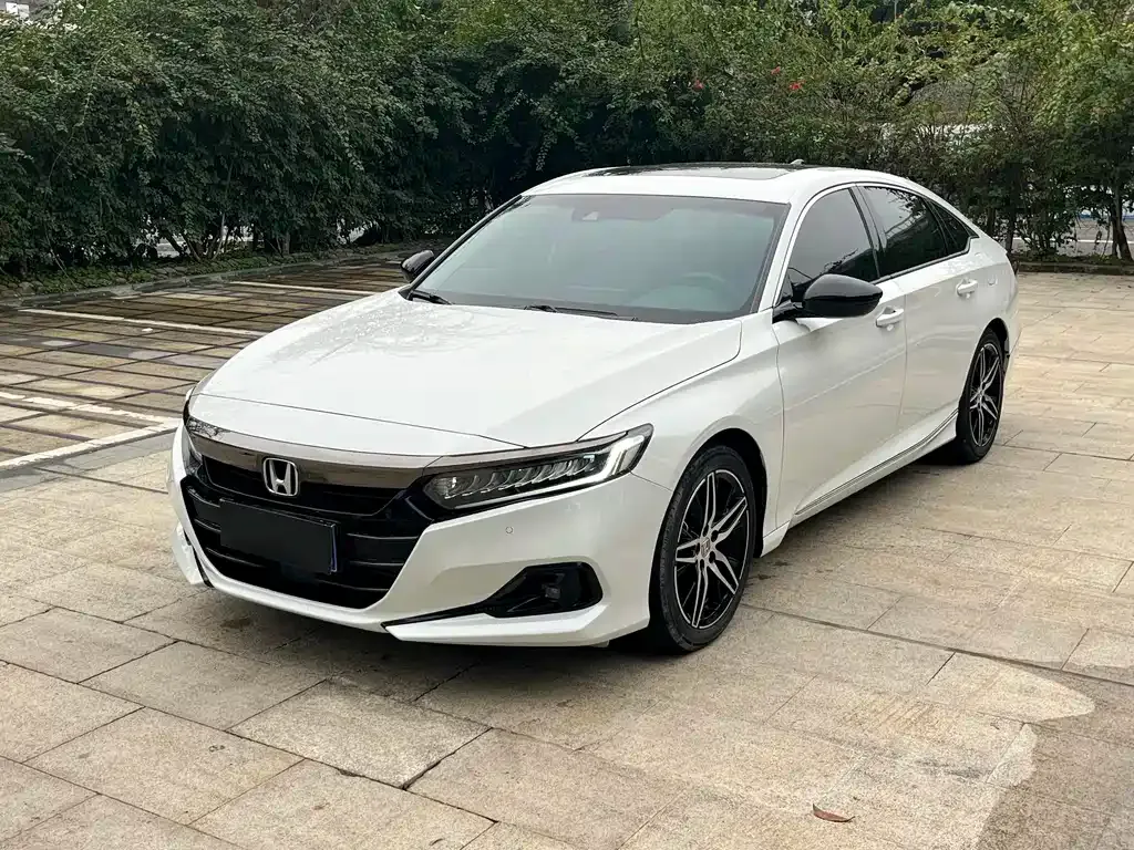 Honda Accord — фото 1