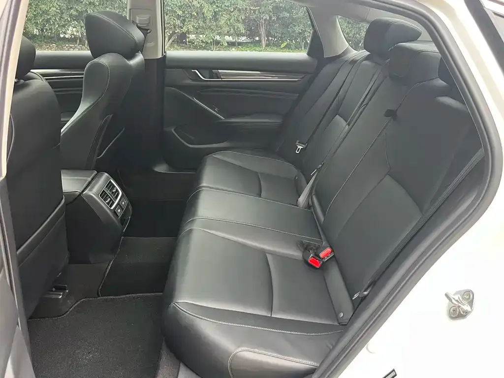 Honda Accord — фото 2