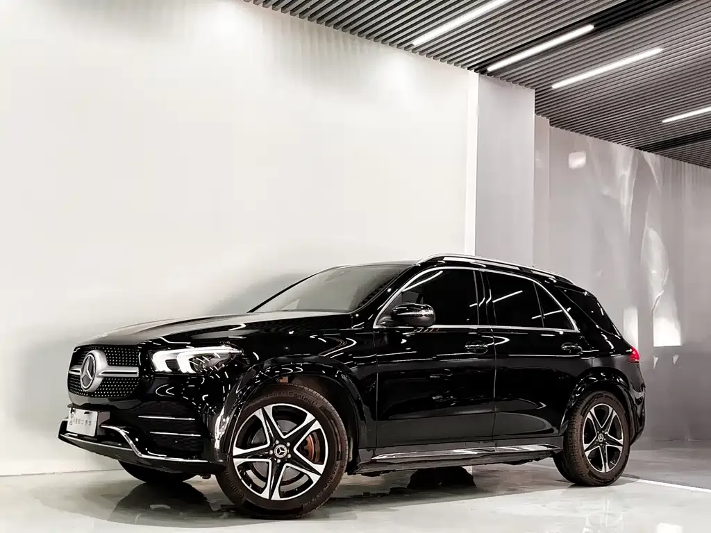 Mercedes-Benz GLE — фото 1