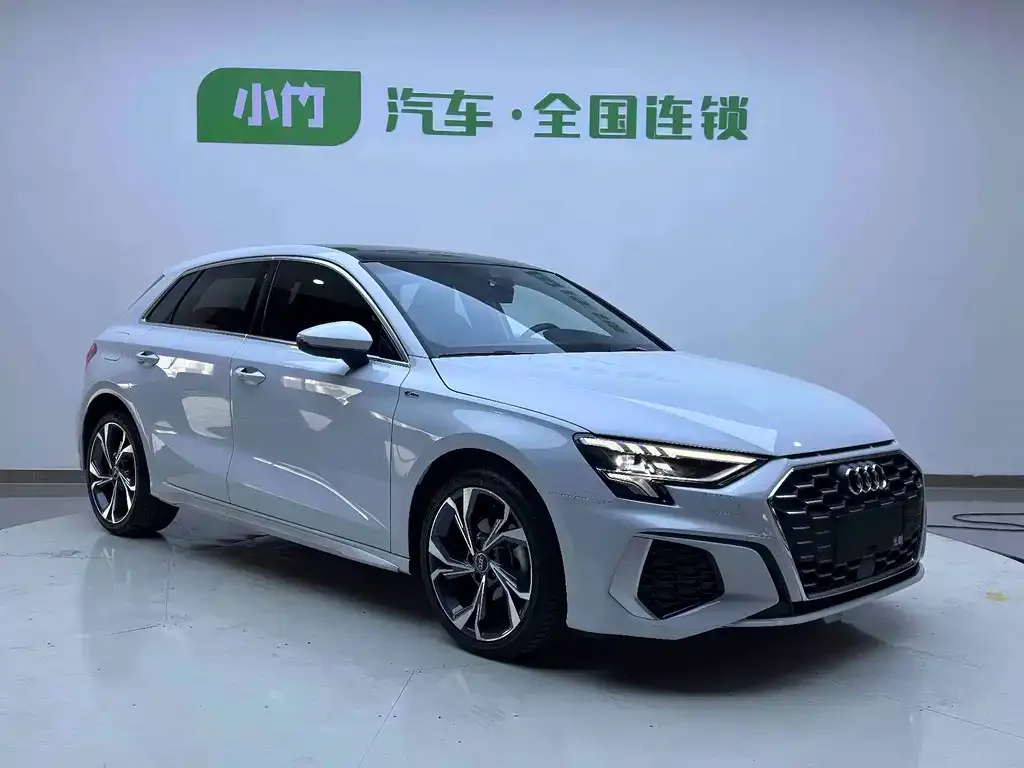 Audi A3 2023 из CN, фото 2