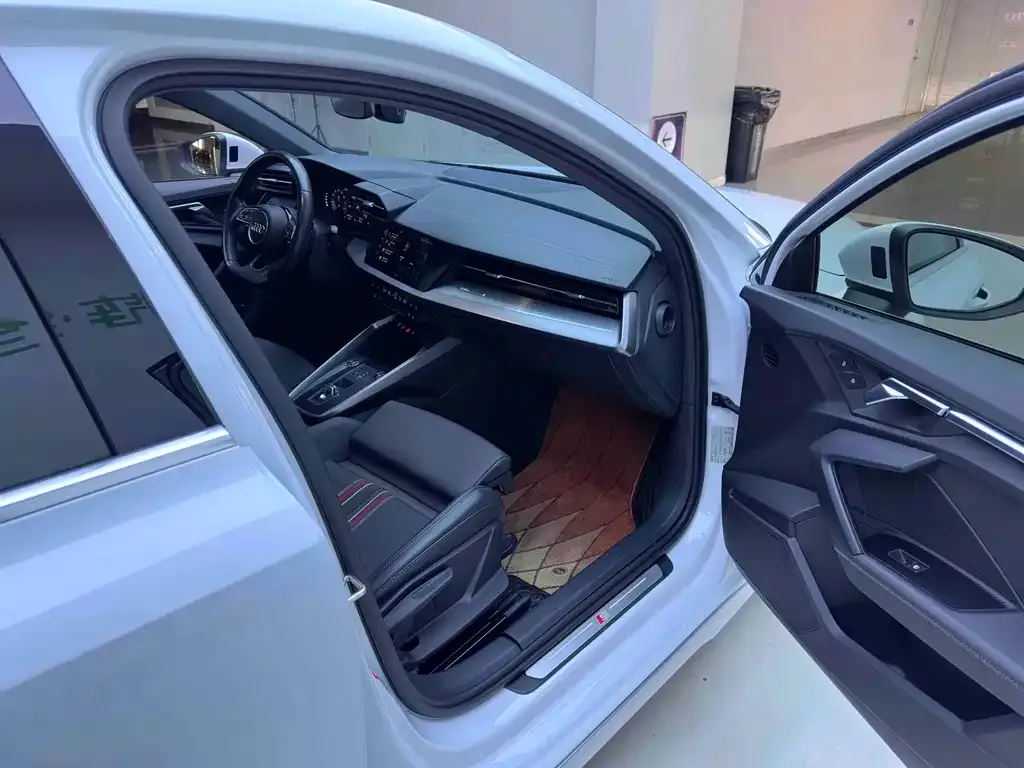 Audi A3 2023 из CN, фото 9
