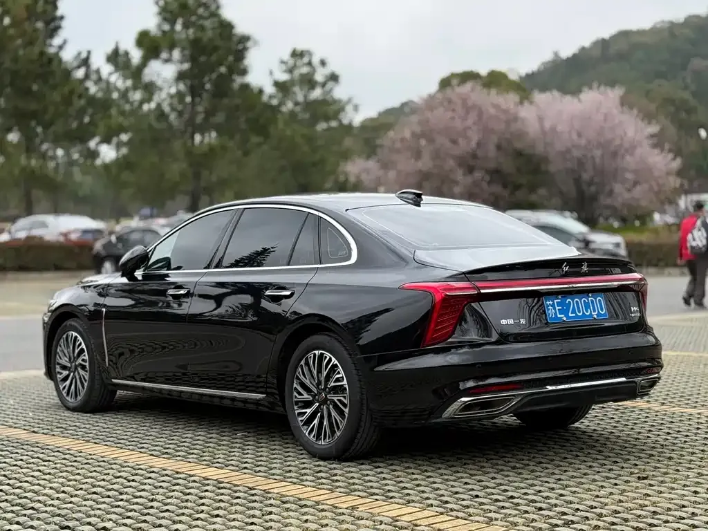 Hongqi H5 — фото 4