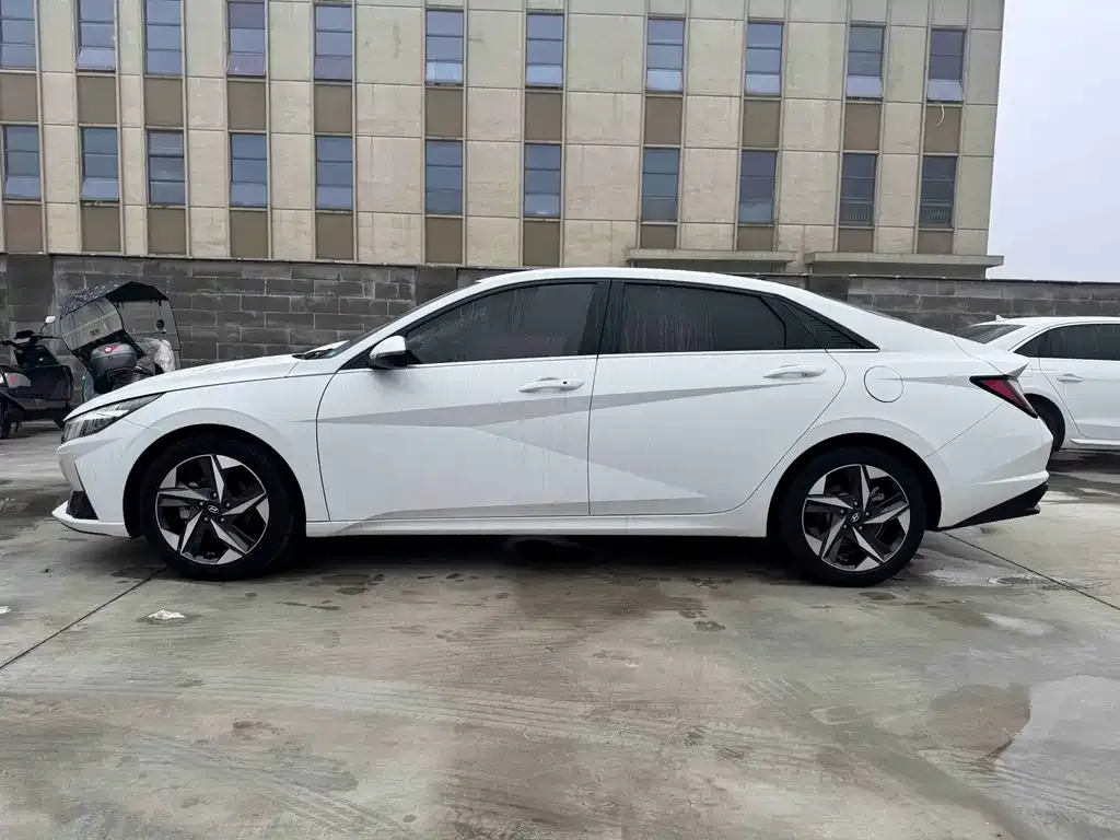 Hyundai Elantra 2022 из CN, фото 9