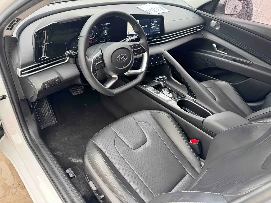 Hyundai Elantra 2022 из CN, фото 10