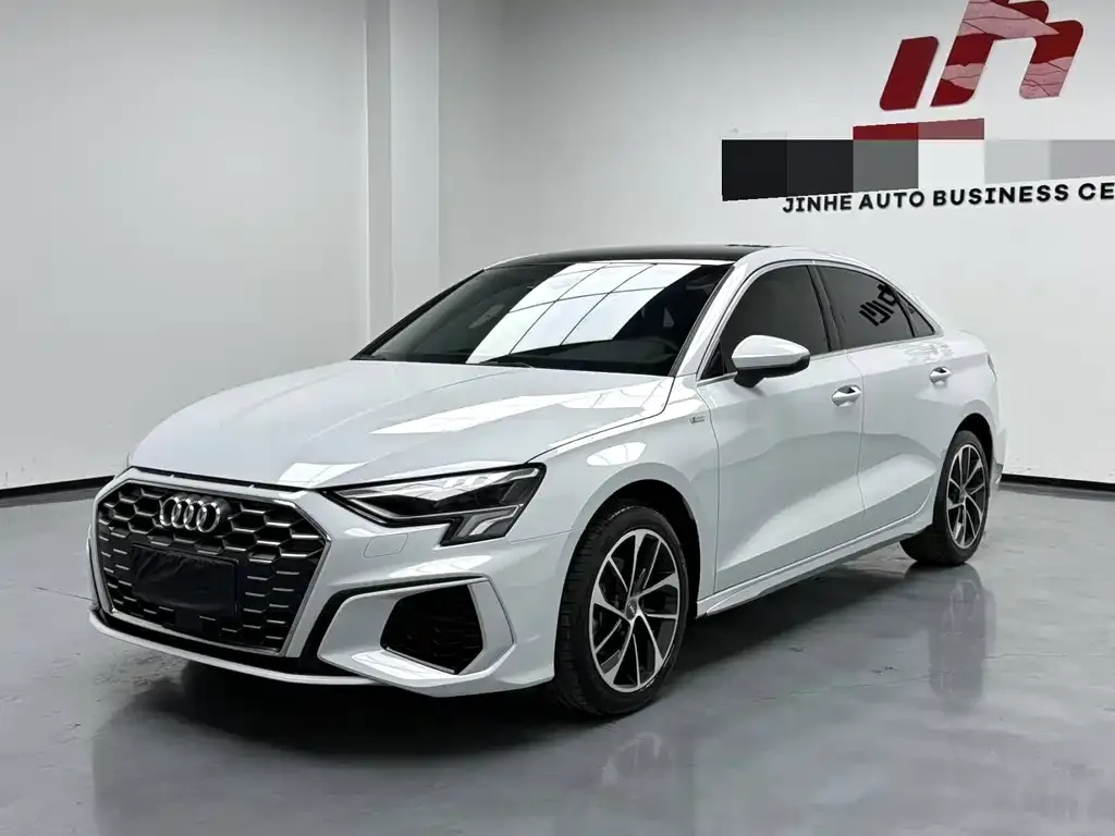 Audi A3 — фото 1