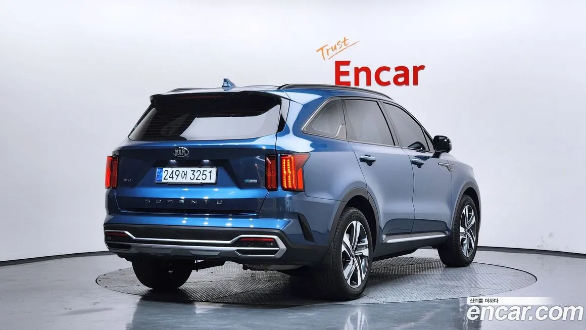 Kia Sorento — фото 10