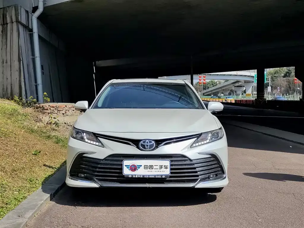 Toyota Camry 2023 из CN, фото 2