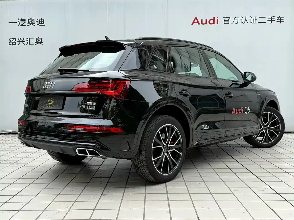 Audi Q5L — фото 7