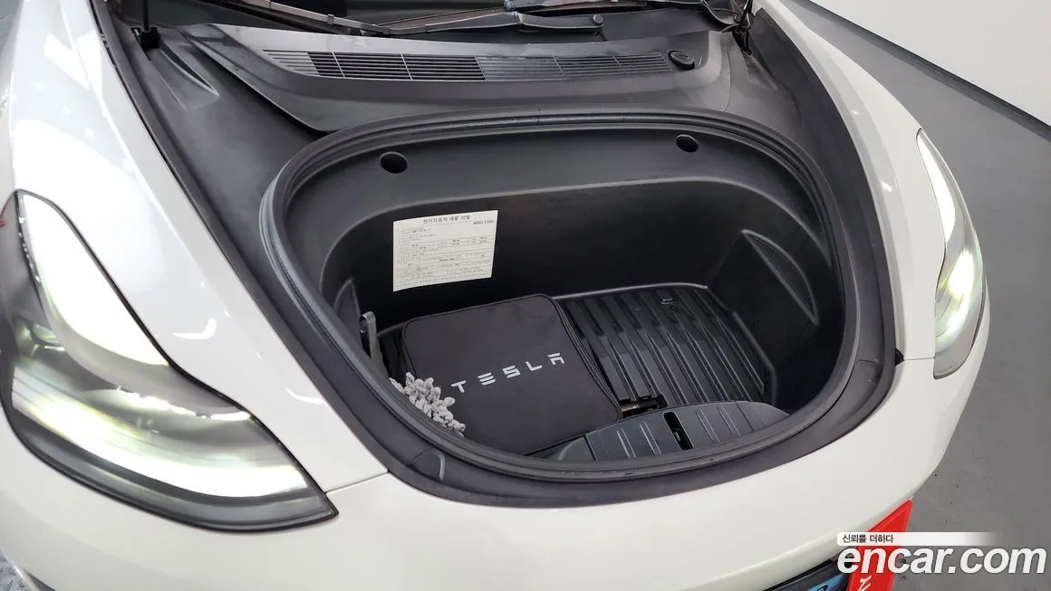 Tesla Model 3 2022 из KR, фото 2