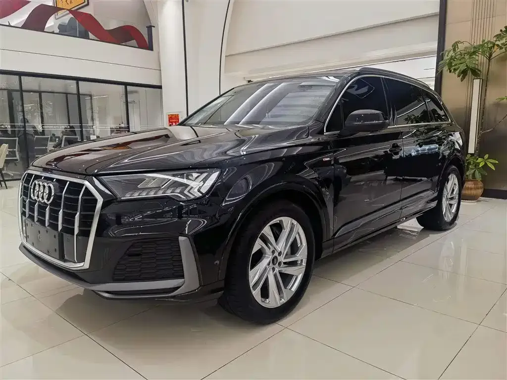 Audi Q7 2023 из CN, фото 1