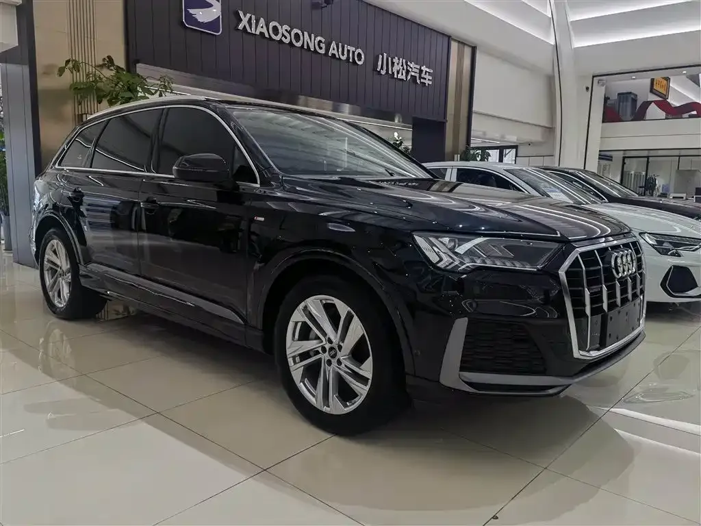 Audi Q7 2023 из CN, фото 8