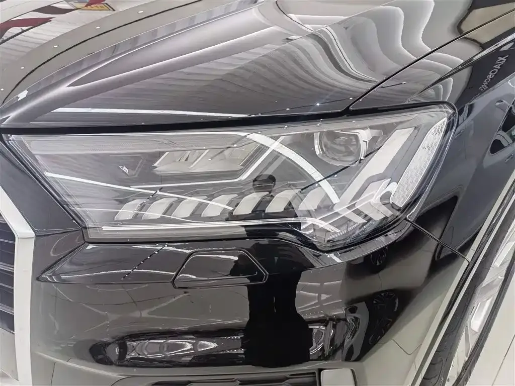 Audi Q7 2023 из CN, фото 9