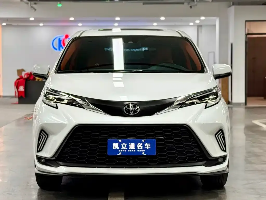 Toyota Granvia 2024 из CN, фото 9