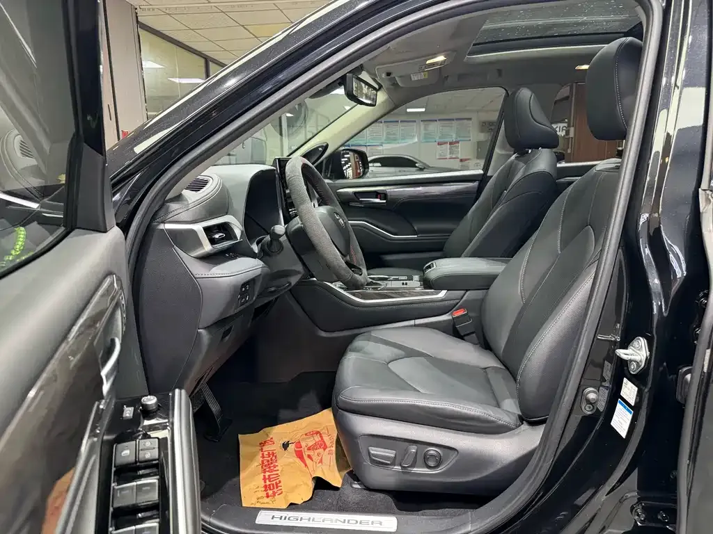 Toyota Highlander 2022 из CN, фото 2