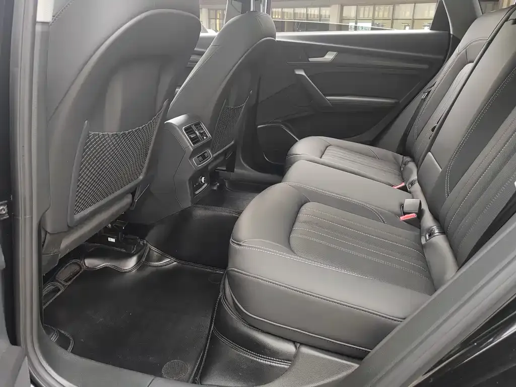 Audi Q5L 2023 из CN, фото 2
