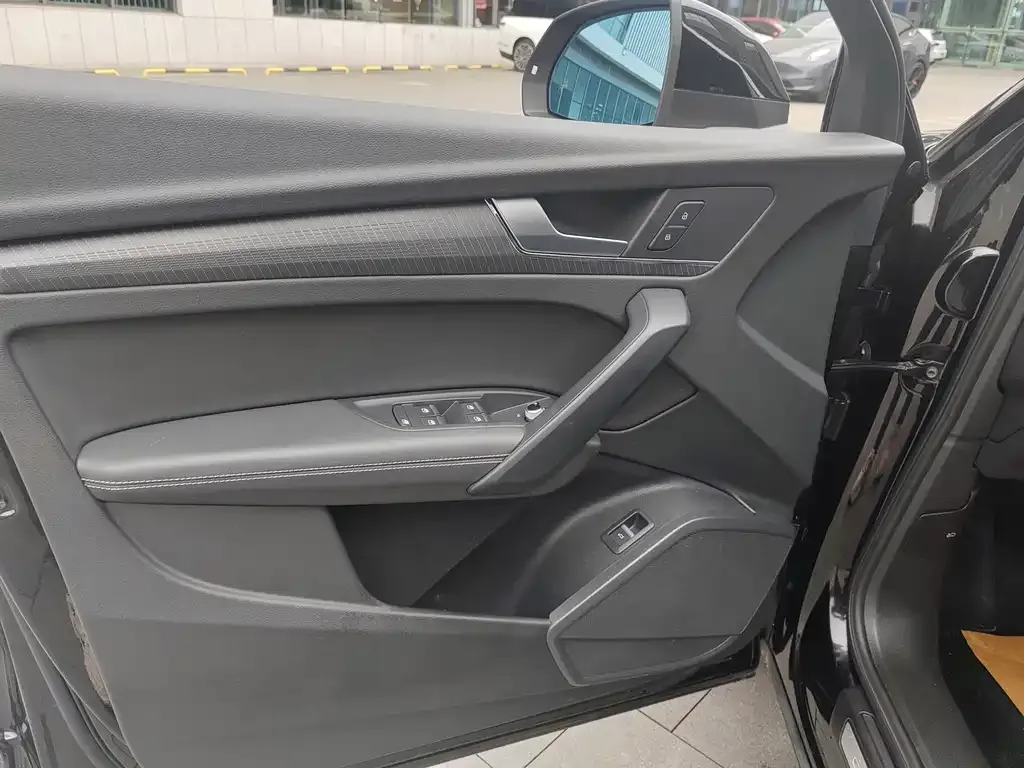 Audi Q5L 2023 из CN, фото 5