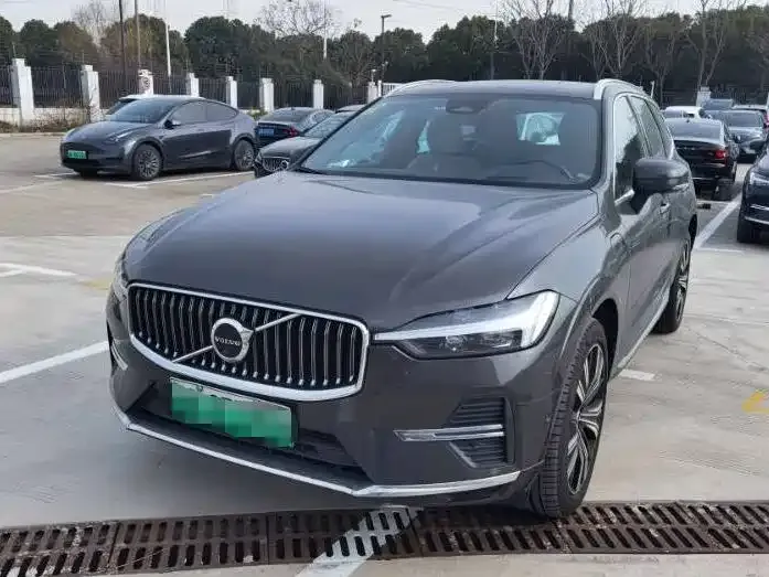 Volvo XC60 PHEV — фото 1
