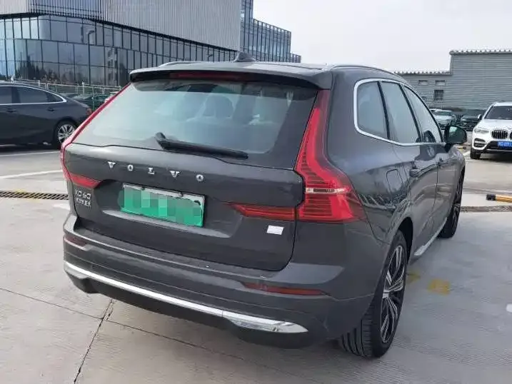 Volvo XC60 PHEV — фото 10