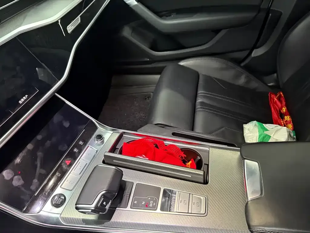 Audi A7 2022 из CN, фото 10