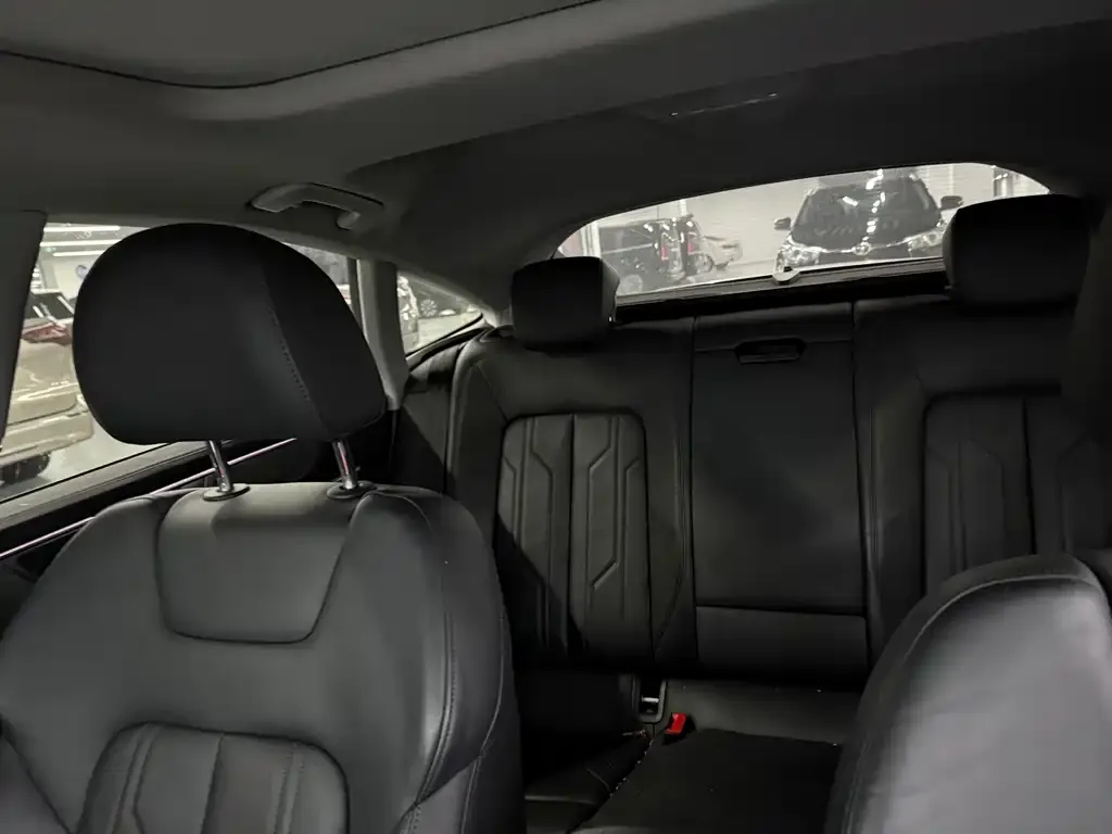 Audi A7 2022 из CN, фото 2